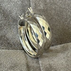 Elegant Sterling Silver Hoop Earrings Diamond Cut